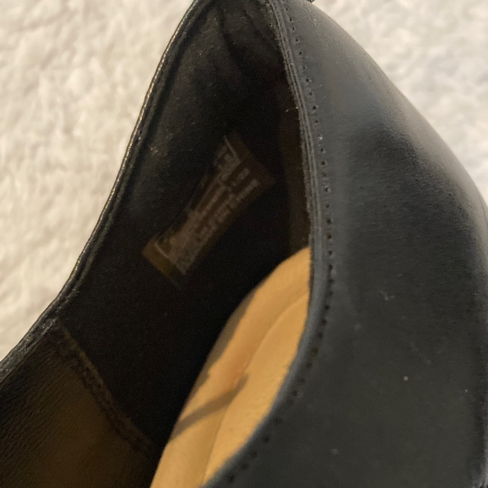 Like New! Clarks Black Mary Jane Block Heels with Strap. Size 8. - Picture 7 of 8